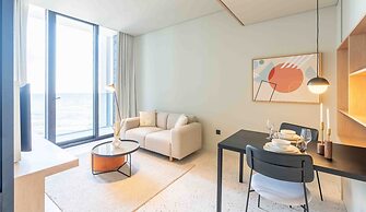 Upside Living - Mint Stay