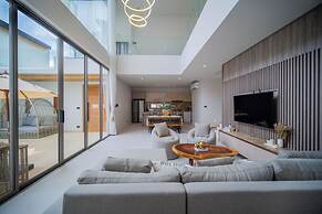 Zenithy 3BR Villa with Pool by NLA