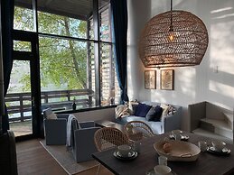 Lakeside Luxury Mansion by Belvilla