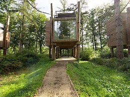 Belvilla Tree Lodge With Terrace