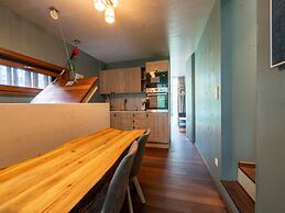 3-level Home With Rooftop