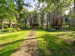 Stylish Escape With Views