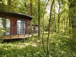 Lake Bungalow Escape