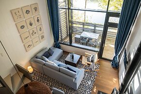 Elegant 6-person Mansion