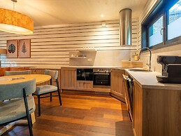Forest-view Cottage Stay