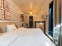 Forest-view Cottage Stay