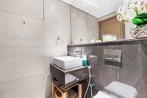 Waves - Stylish 1BR in JVC with Balcony & Pool