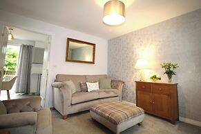 2 Bed House - Large Garden - Pet Friendly