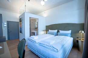 Maxim Suites by Elias Holl