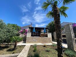 Holiday house Mia
