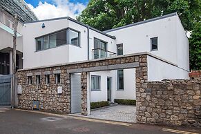 Dublin Retreat Sleeps 6 With Parking