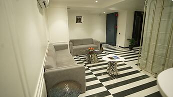 Hotel Lake Metro