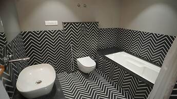 Hotel Lake Metro