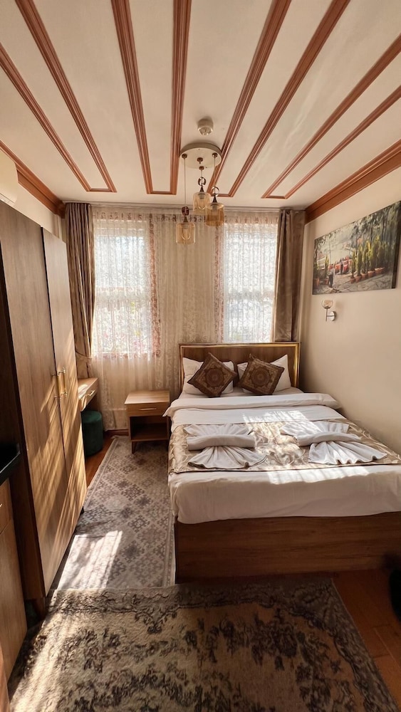 April Story Apart Hotel