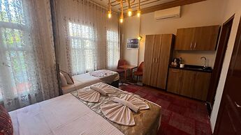 April Story Apart Hotel