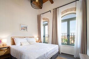 Divine Crete