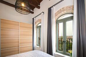 Divine Crete