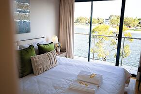 StayAU 6BR Deluxe Lakeview Point Cook