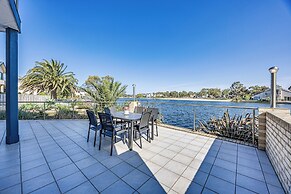 StayAU 6BR Deluxe Lakeview Point Cook