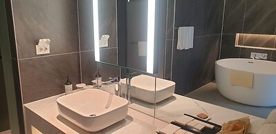 WAVE M HOTEL EAST