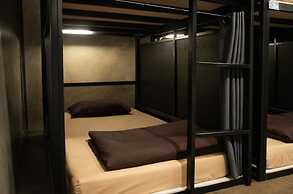 AREA81 HIDEOUT Hostel Khaosan