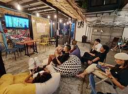 AREA81 HIDEOUT Hostel Khaosan