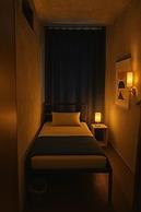 AREA81 HIDEOUT Hostel Khaosan