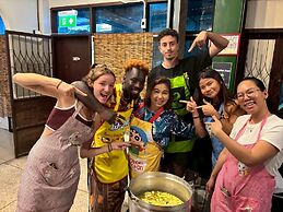 AREA81 HIDEOUT Hostel Khaosan