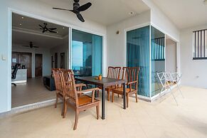Hillside Seaview Residence