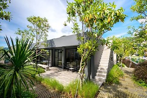 Tropical Pavilion P06 in Natural Park