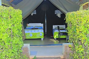 Rhino Tourist Camp