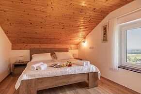 Holiday House Vilana With Jacuzzi