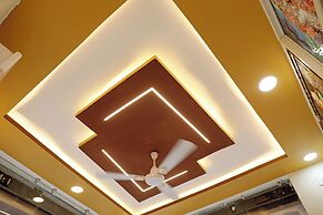 Radhe Krishna Hotel and Restaurant
