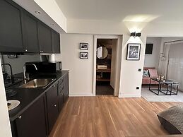 Modern Studio in the Heart of Cannes - 2242