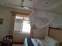 KIBO PEAK PALACE HOTEL