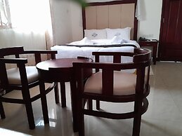 KIBO PEAK PALACE HOTEL