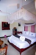 KIBO PEAK PALACE HOTEL