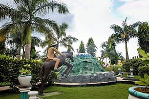KIBO PEAK PALACE HOTEL