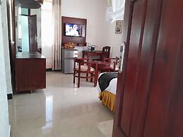 KIBO PEAK PALACE HOTEL