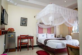KIBO PEAK PALACE HOTEL