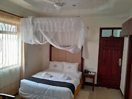 KIBO PEAK PALACE HOTEL