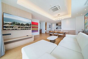 Sea View Chic Design 2BR Karon Condo 16C