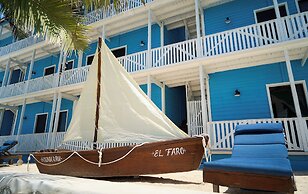 El Faro Beach Front by ÓOL Hotels