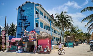 El Faro Beach Front by ÓOL Hotels