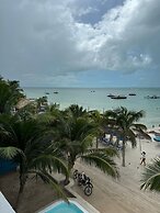 El Faro Beach Front by ÓOL Hotels