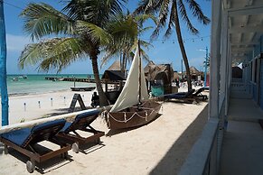 El Faro Beach Front by ÓOL Hotels