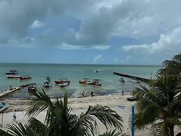 El Faro Beach Front by ÓOL Hotels