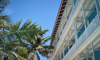 El Faro Beach Front by ÓOL Hotels