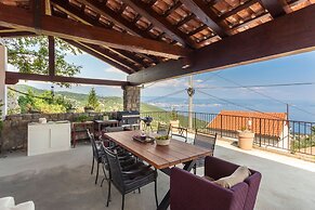 Villa Karla in Poljane