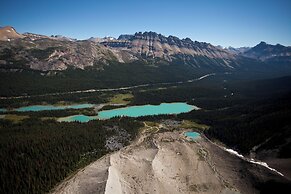 The Lodge at Bow Lake